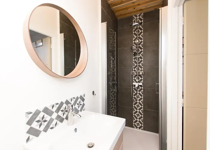 Tres Calme Equipe Au Centre Du Village # Minimum 2 Nuits Rieumes